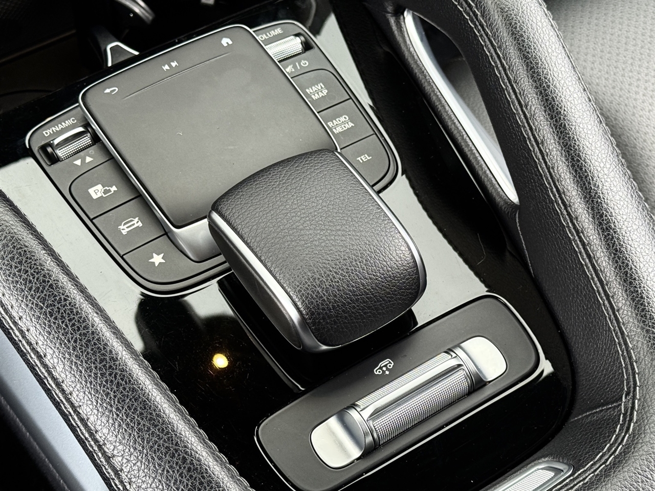 Mercedes-Benz GLS  2022