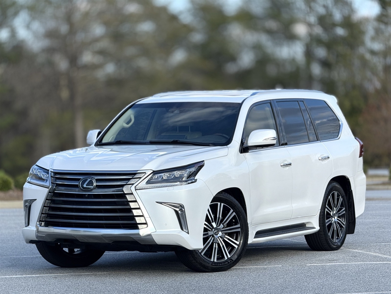 Lexus LX  2020