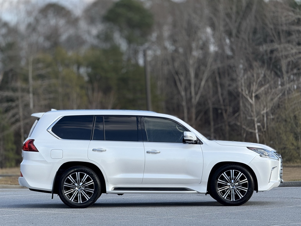 Lexus LX  2020