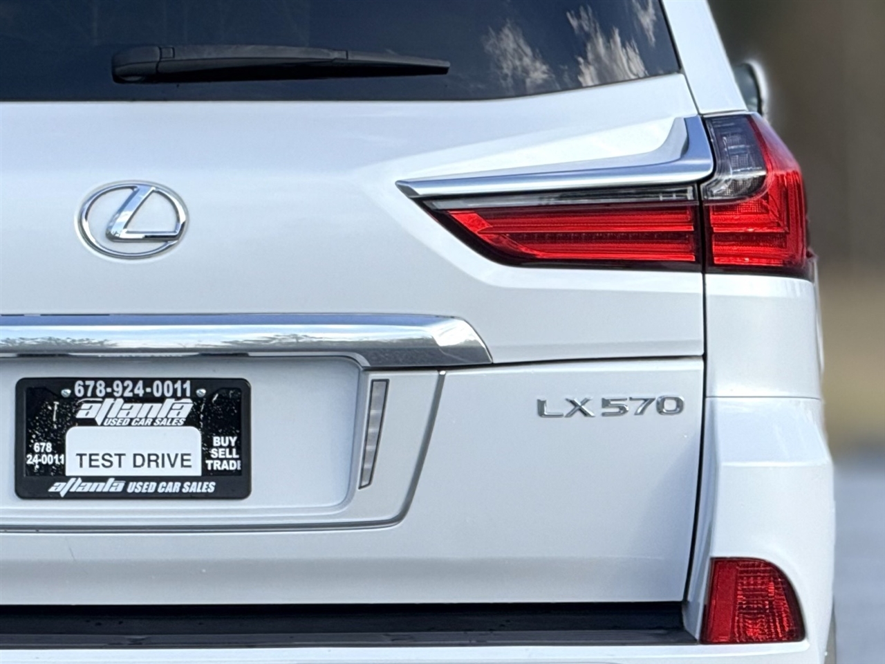 Lexus LX  2020