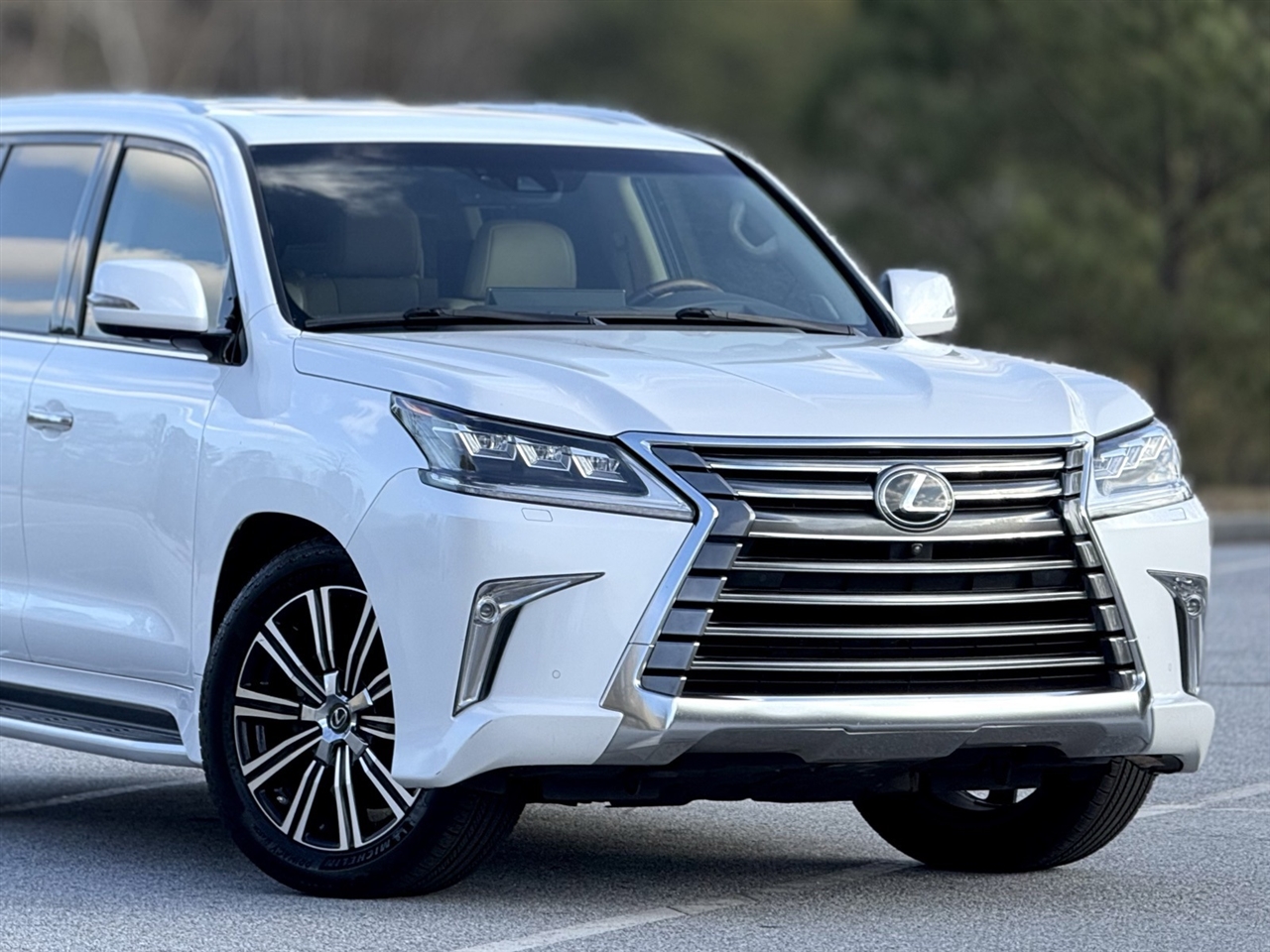 Lexus LX  2020