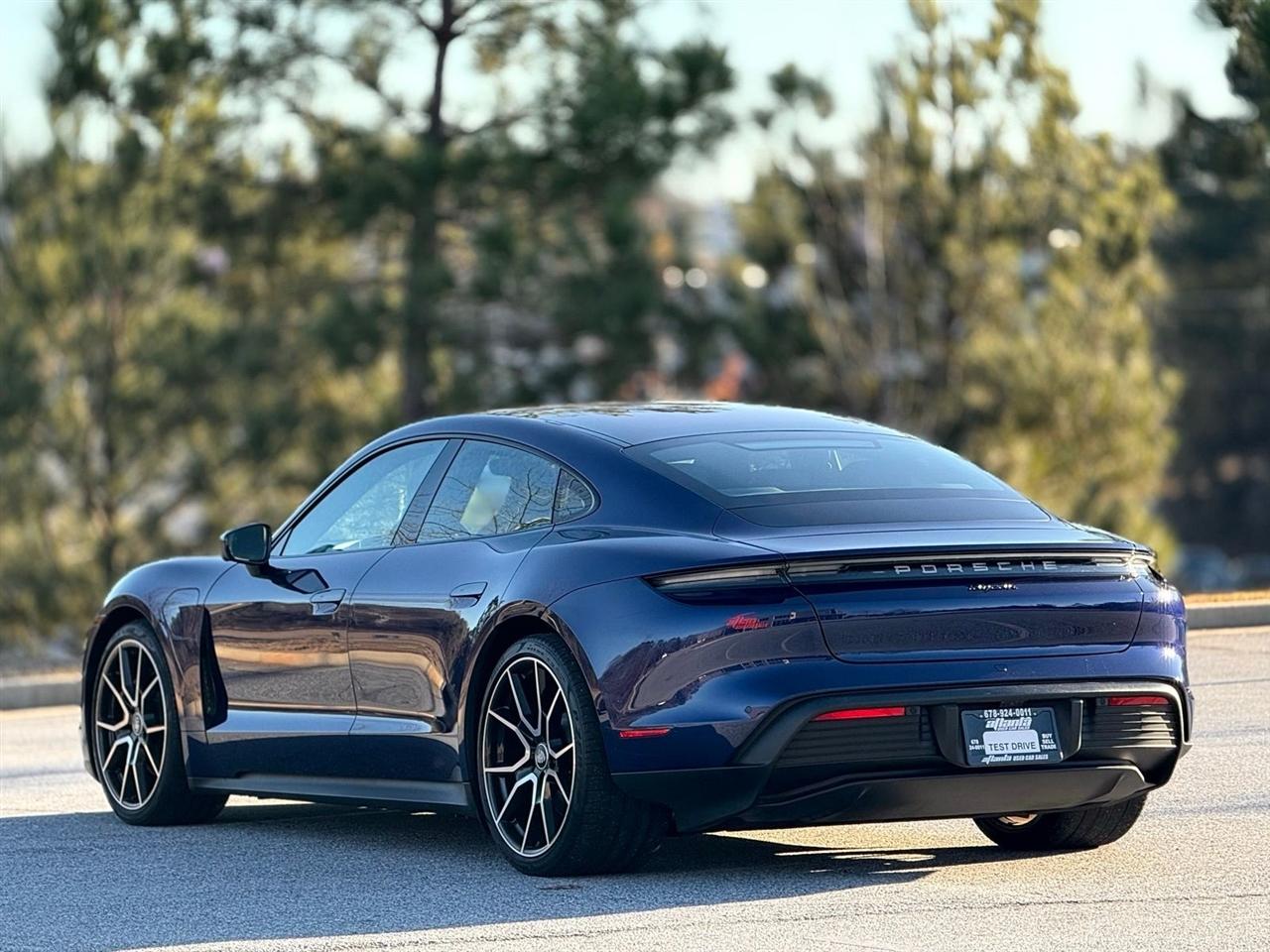 Porsche Taycan  2022