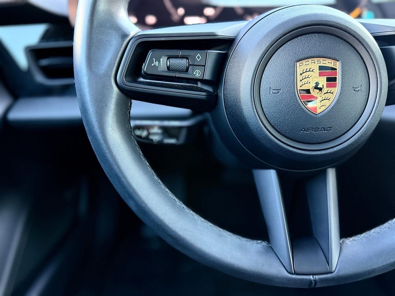 Porsche Taycan  2022