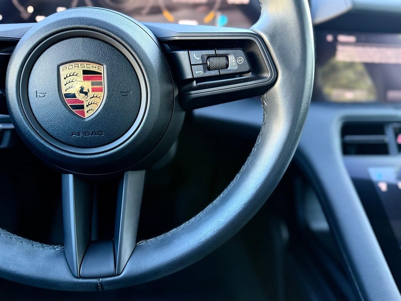 Porsche Taycan  2022