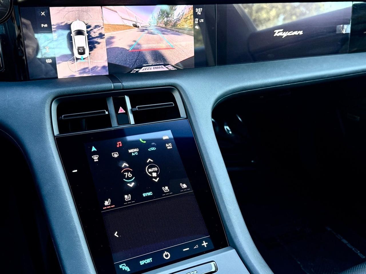 Porsche Taycan  2022