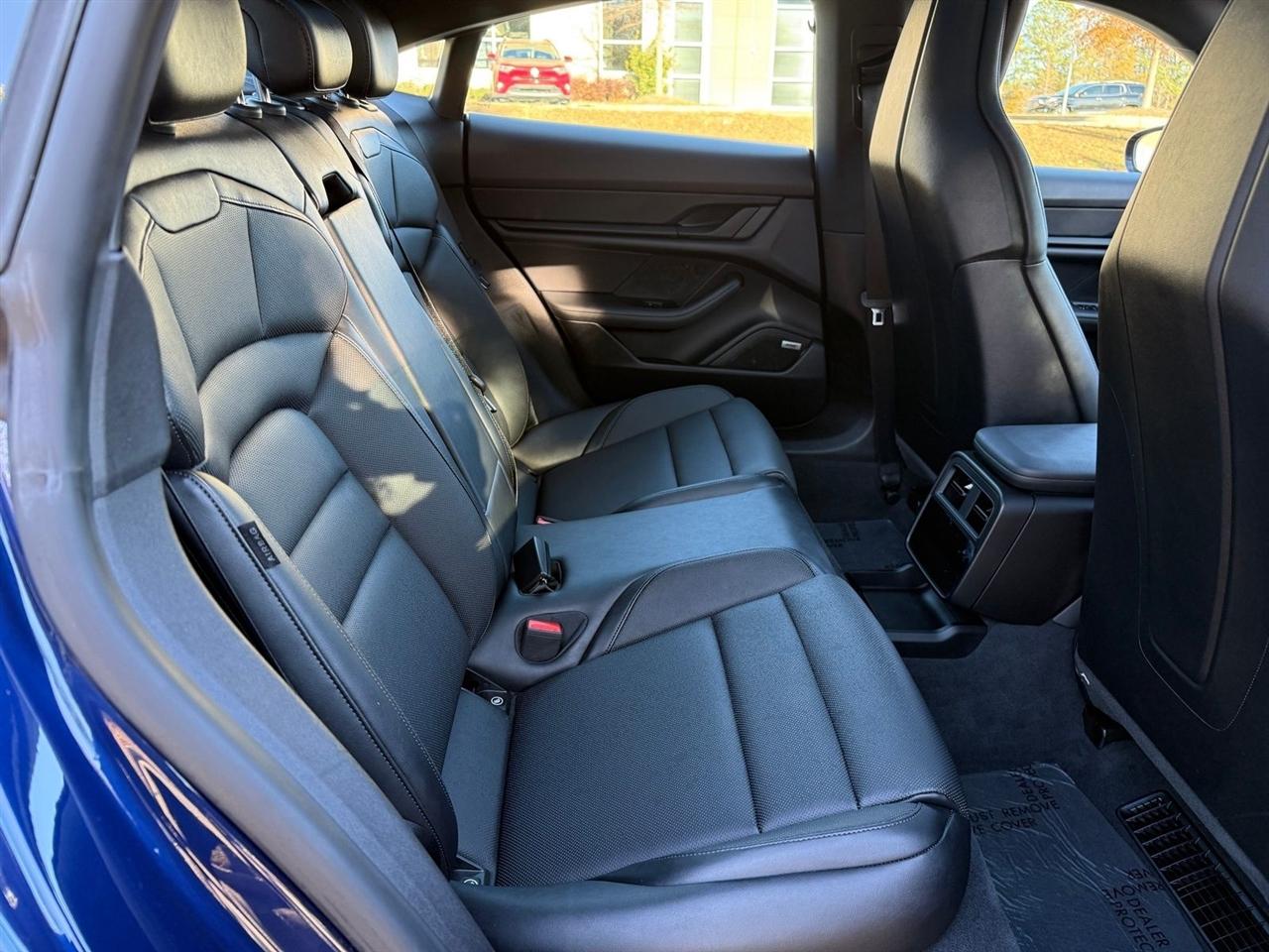 Porsche Taycan  2022