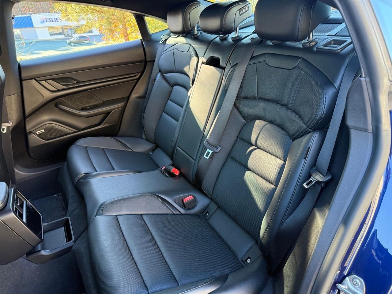 Porsche Taycan  2022