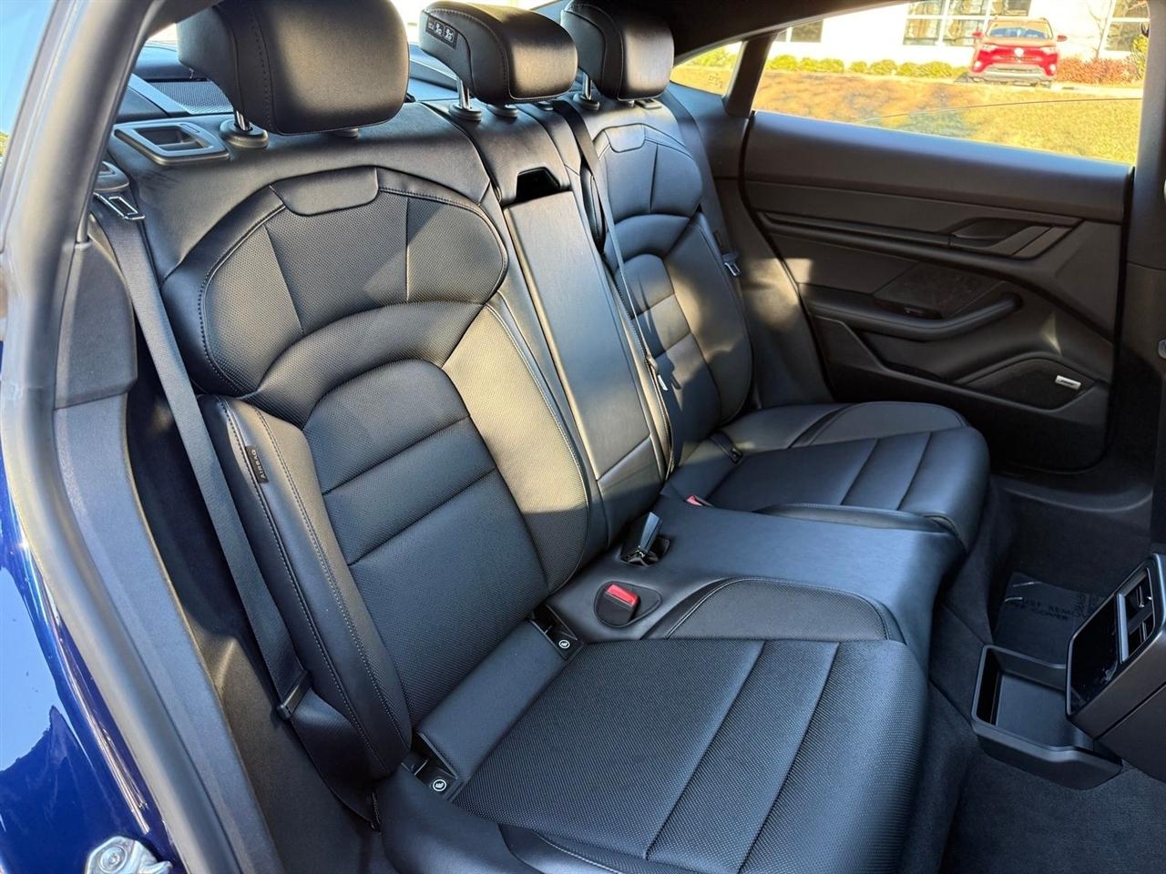 Porsche Taycan  2022