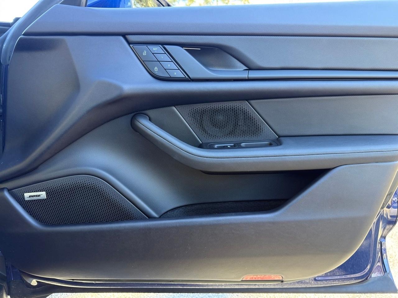 Porsche Taycan  2022