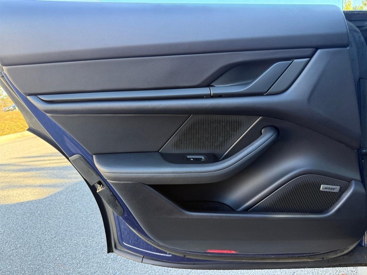 Porsche Taycan  2022