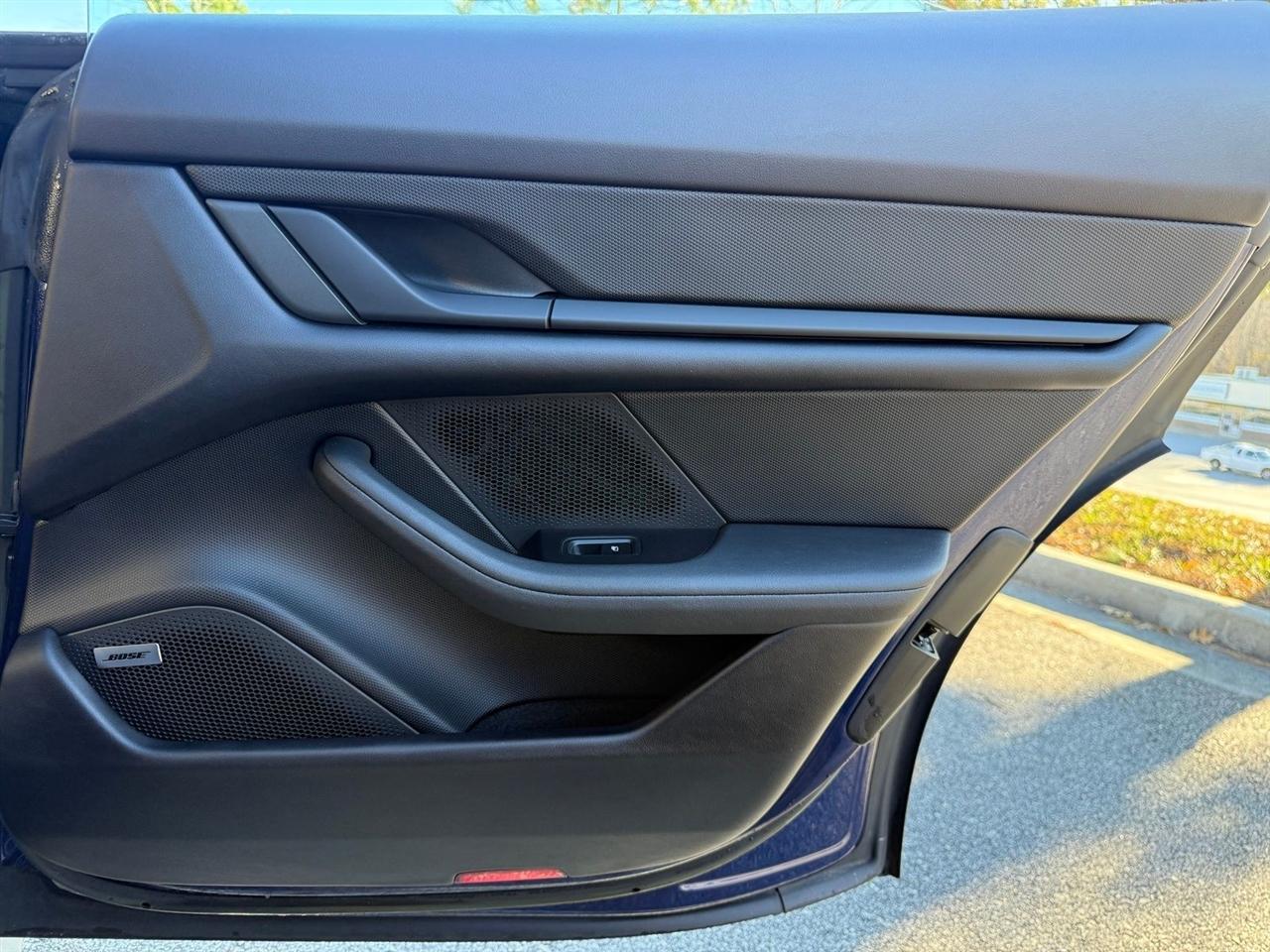 Porsche Taycan  2022