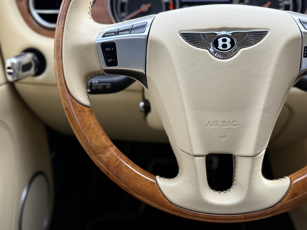 Bentley Continental GT V8  2014