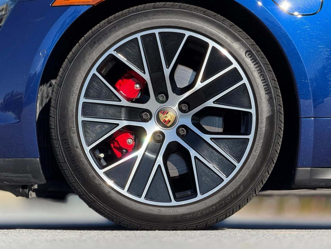 Porsche Taycan  2020