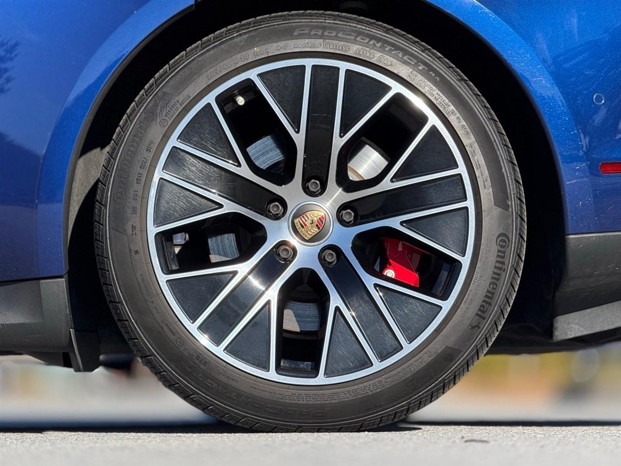 Porsche Taycan  2020