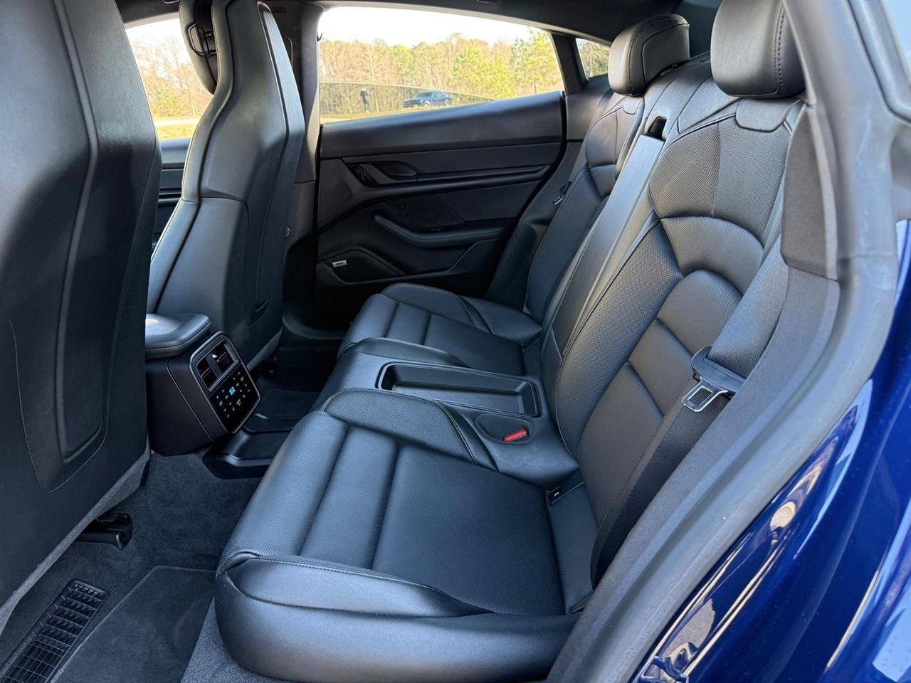 Porsche Taycan  2020