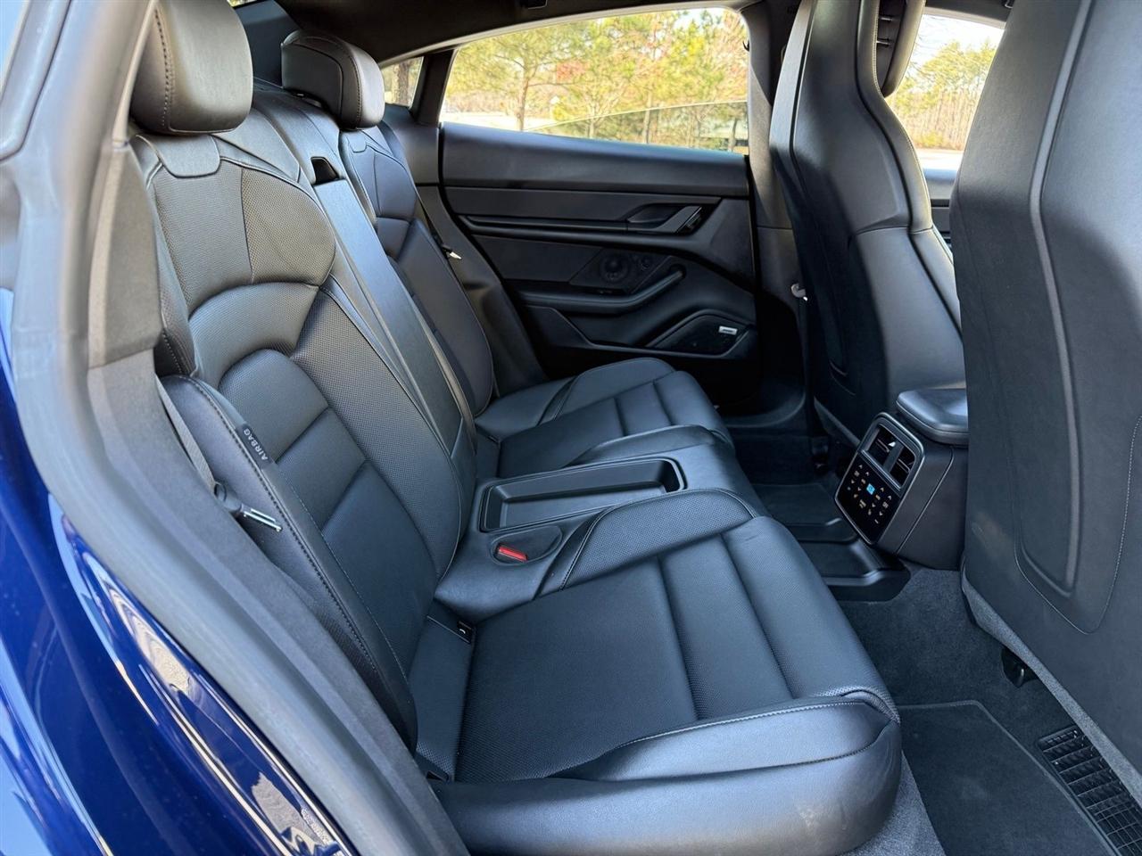 Porsche Taycan  2020