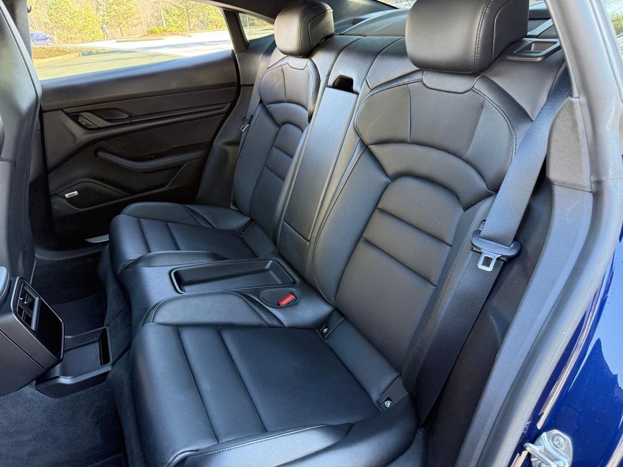 Porsche Taycan  2020