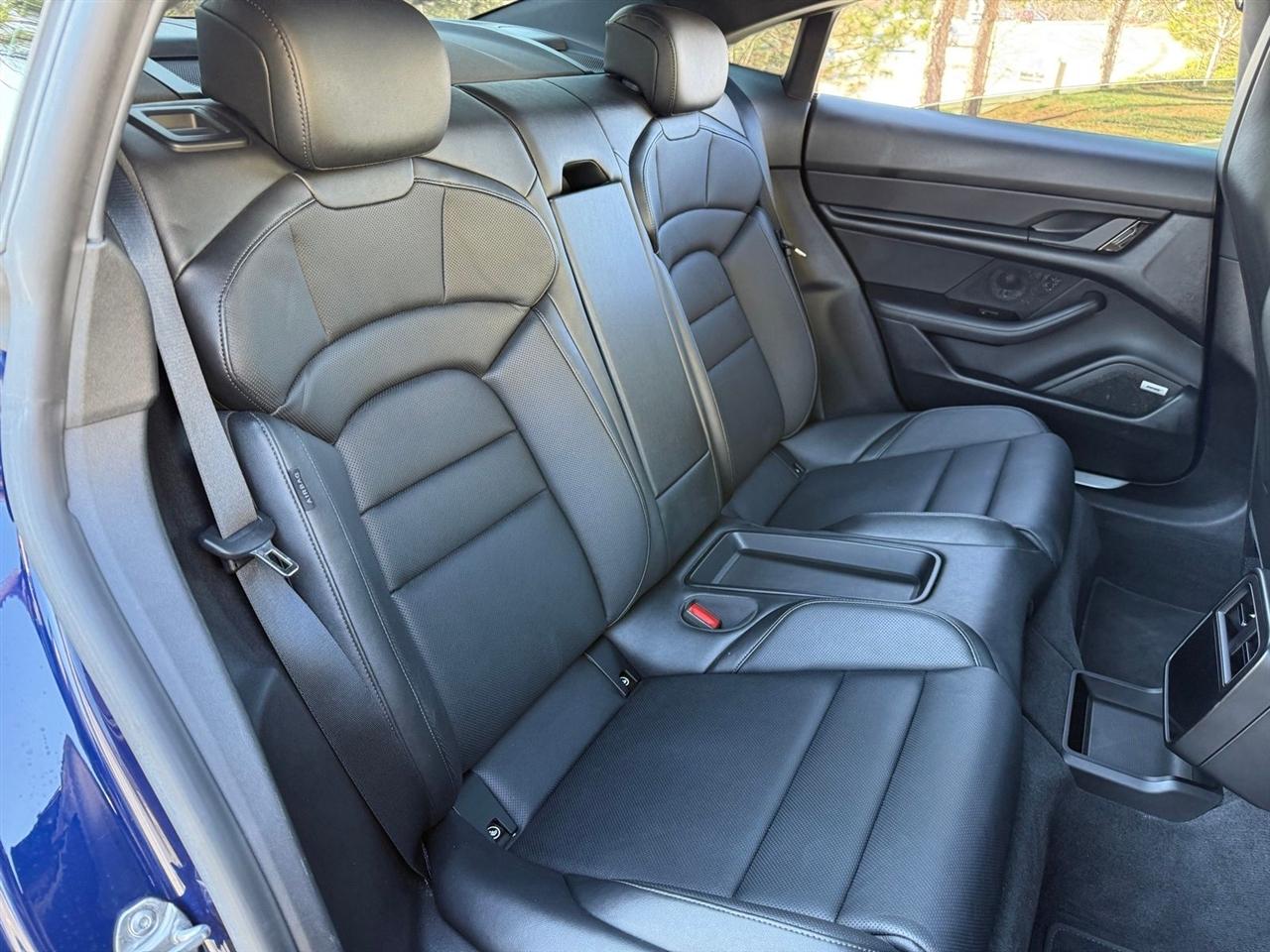 Porsche Taycan  2020