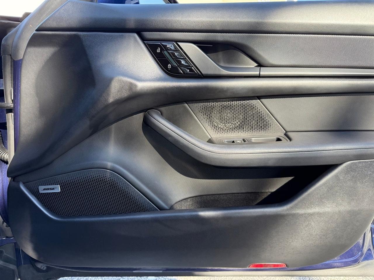 Porsche Taycan  2020