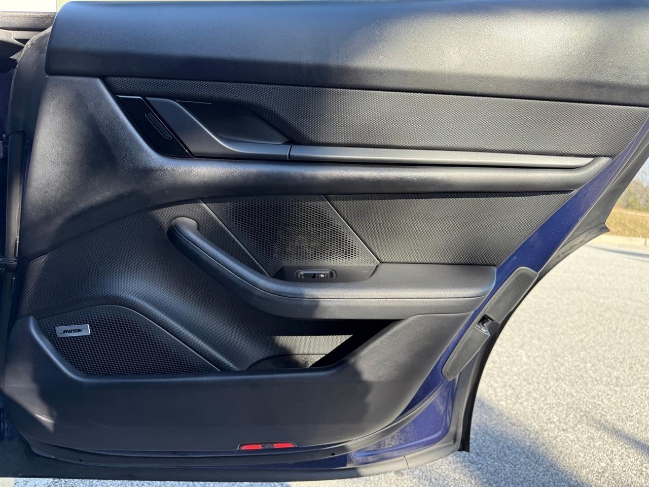 Porsche Taycan  2020