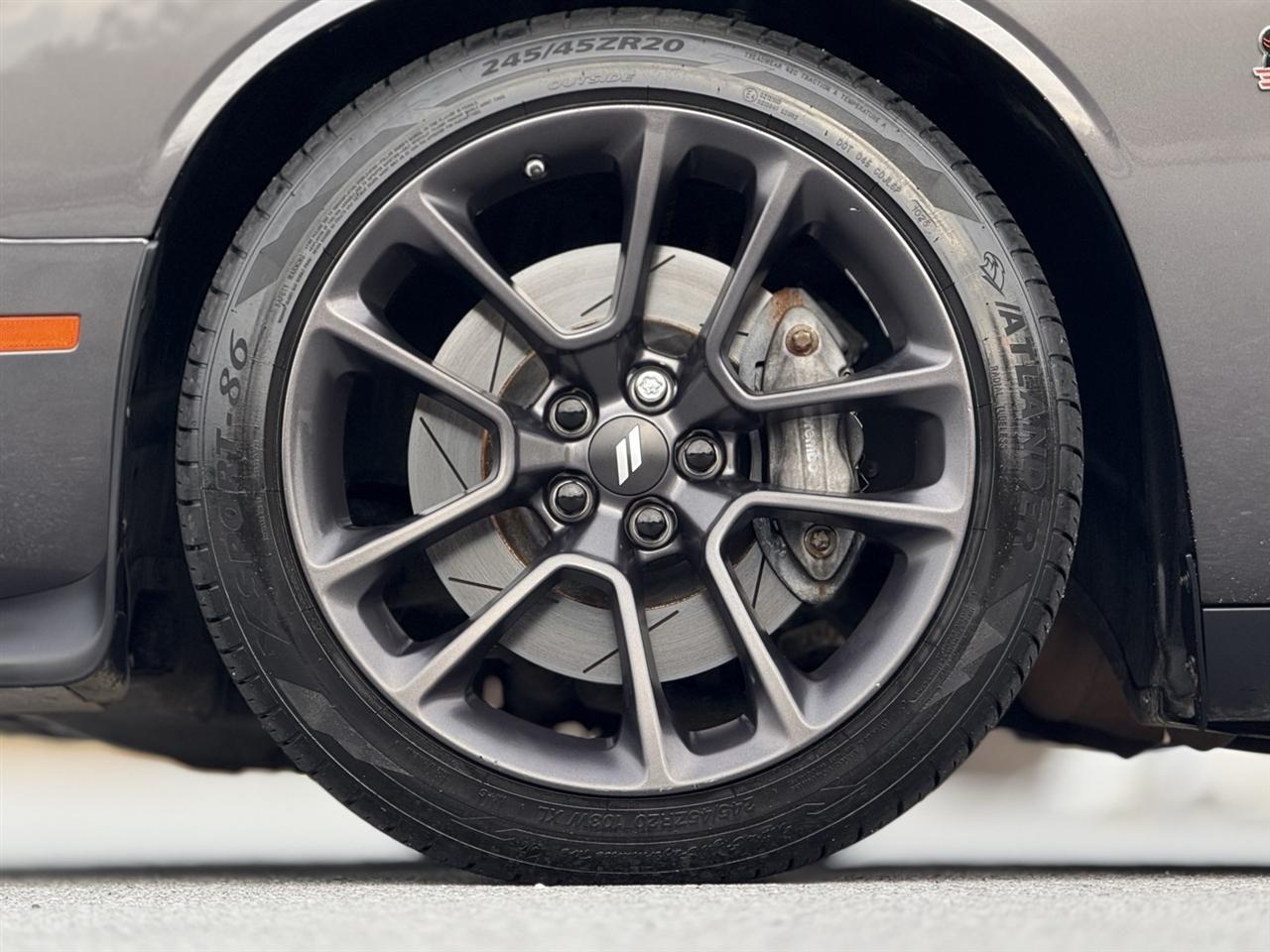 Dodge Challenger  2020