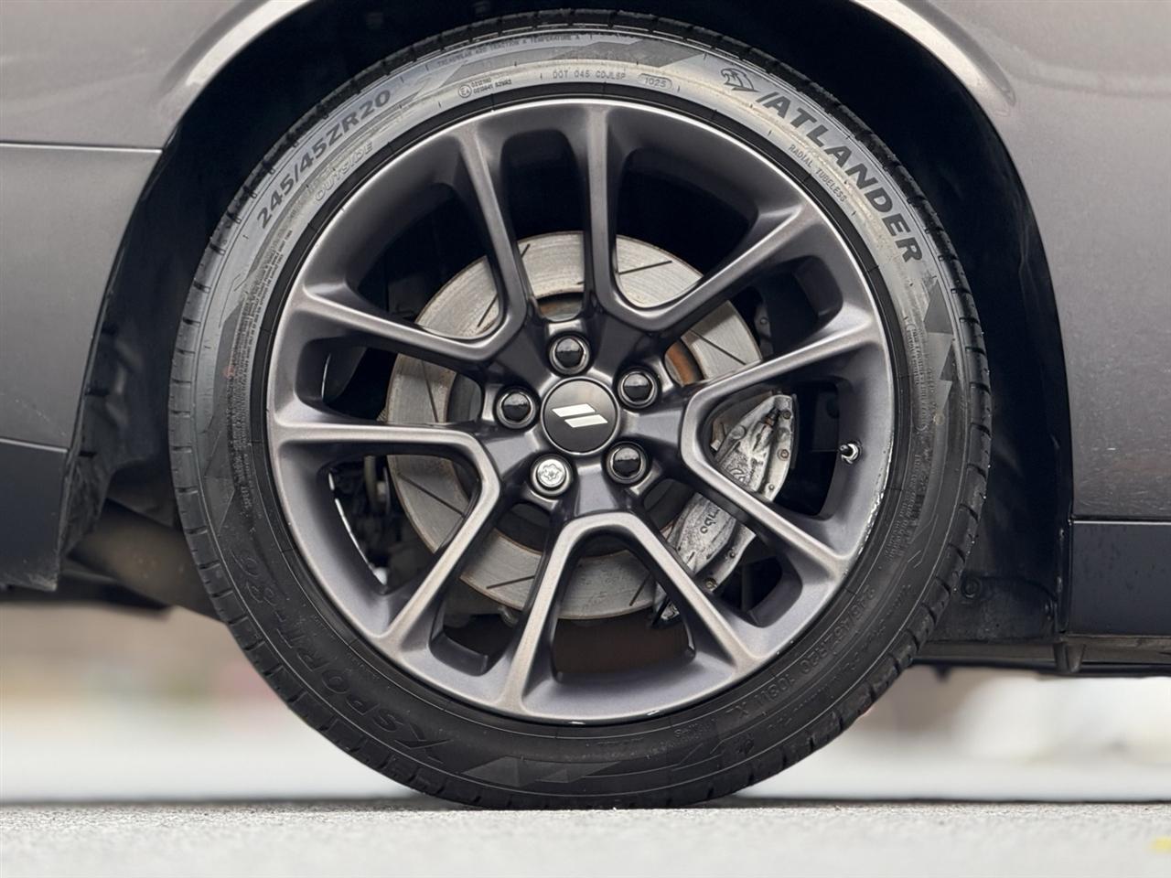 Dodge Challenger  2020