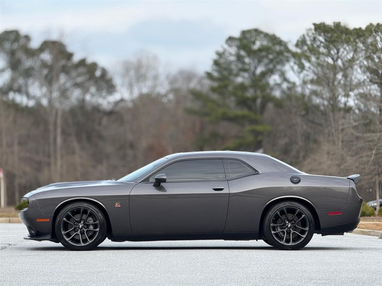 Dodge Challenger  2020