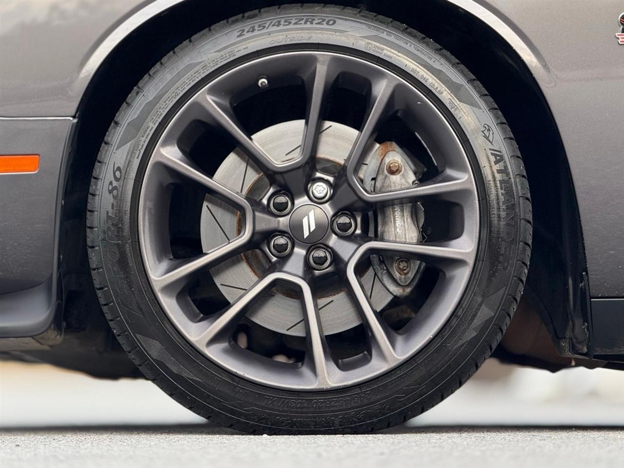 Dodge Challenger  2020