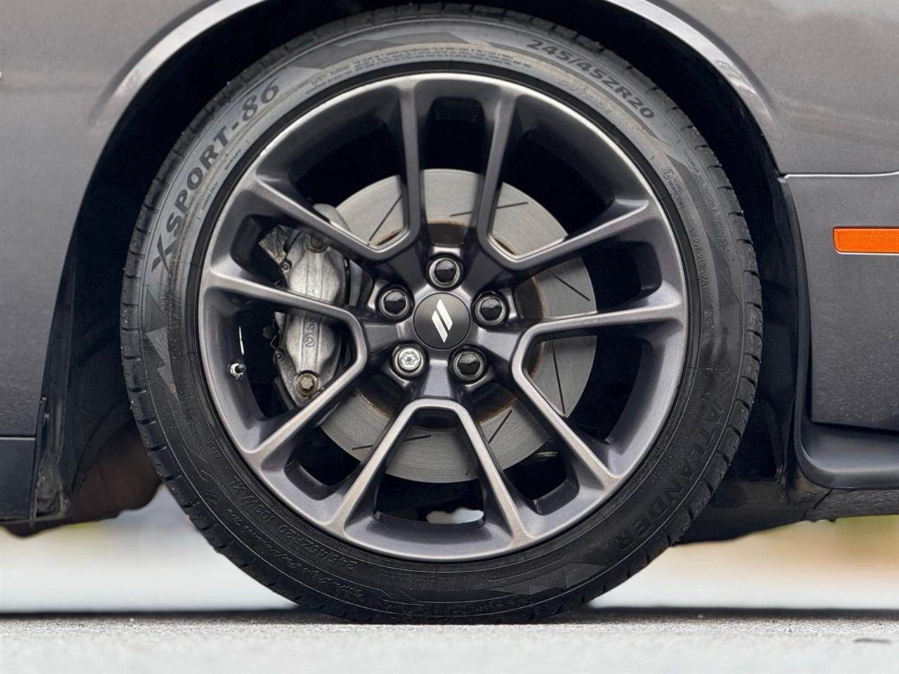 Dodge Challenger  2020