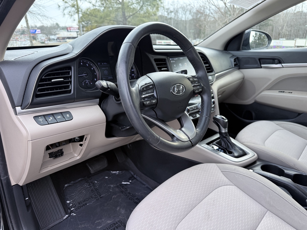 Hyundai Elantra  2020