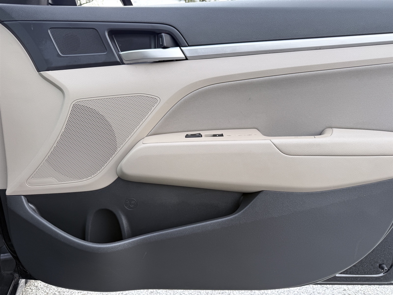 Hyundai Elantra  2020