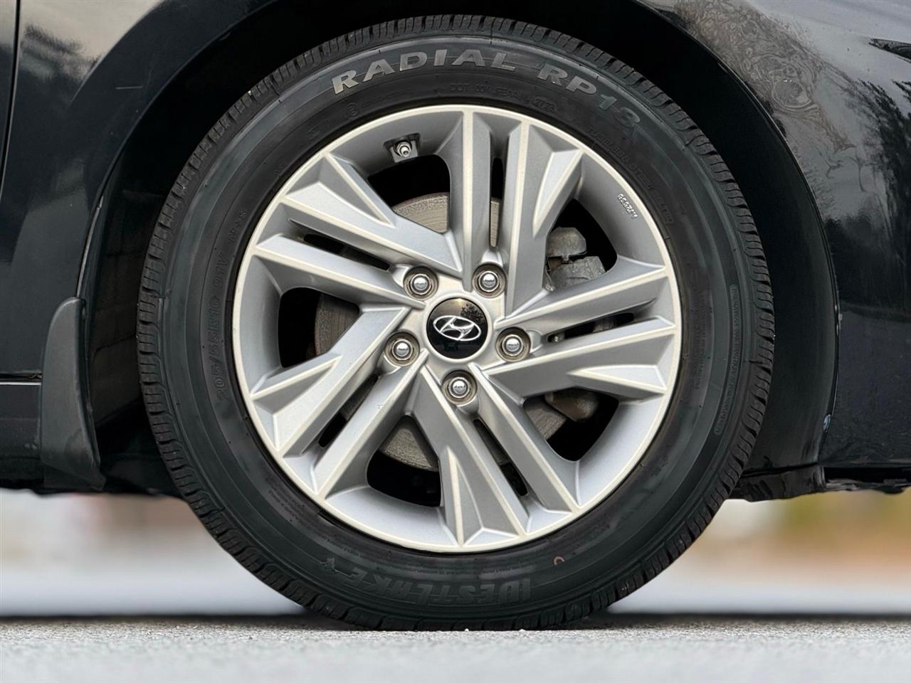 Hyundai Elantra  2020