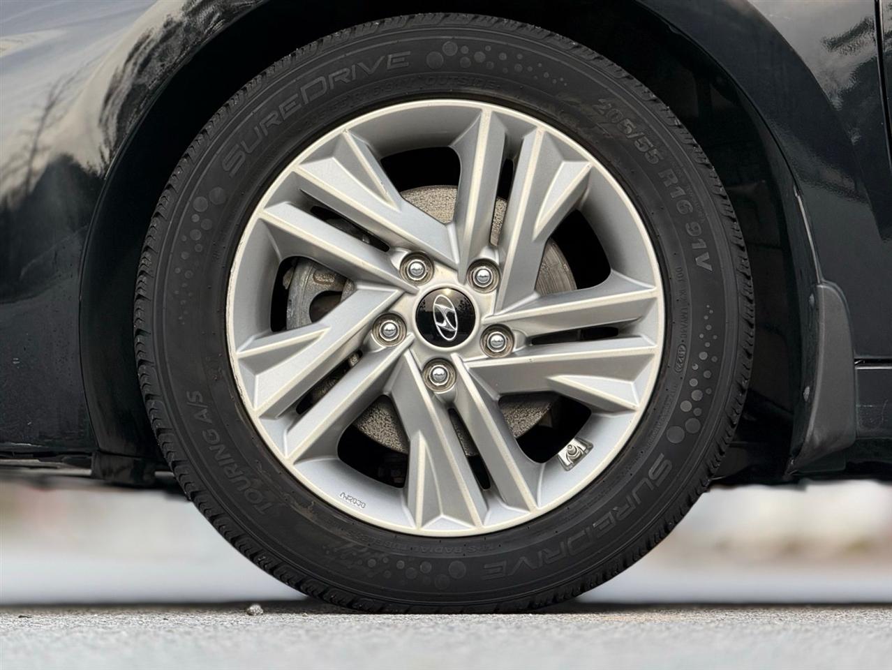 Hyundai Elantra  2020