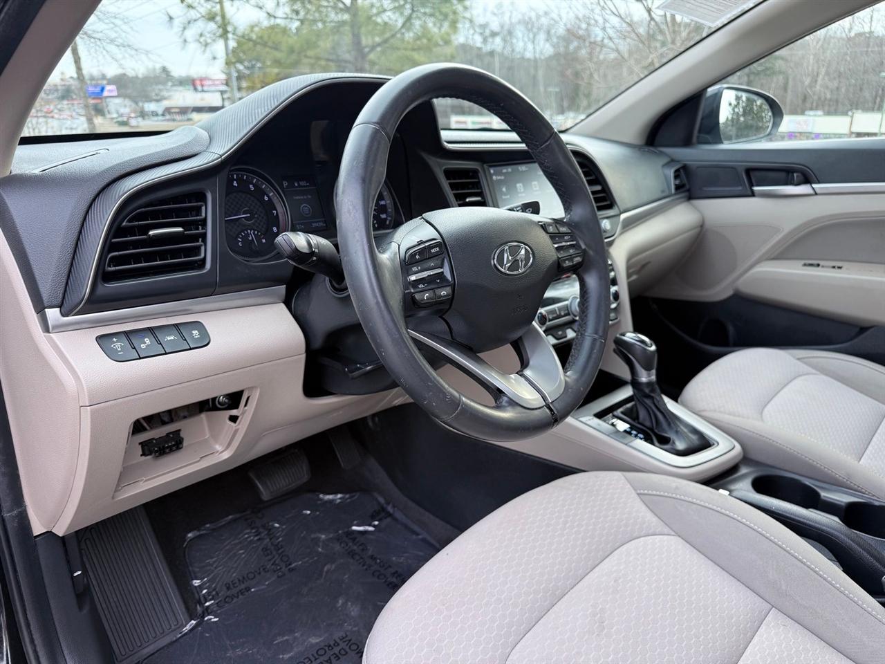 Hyundai Elantra  2020