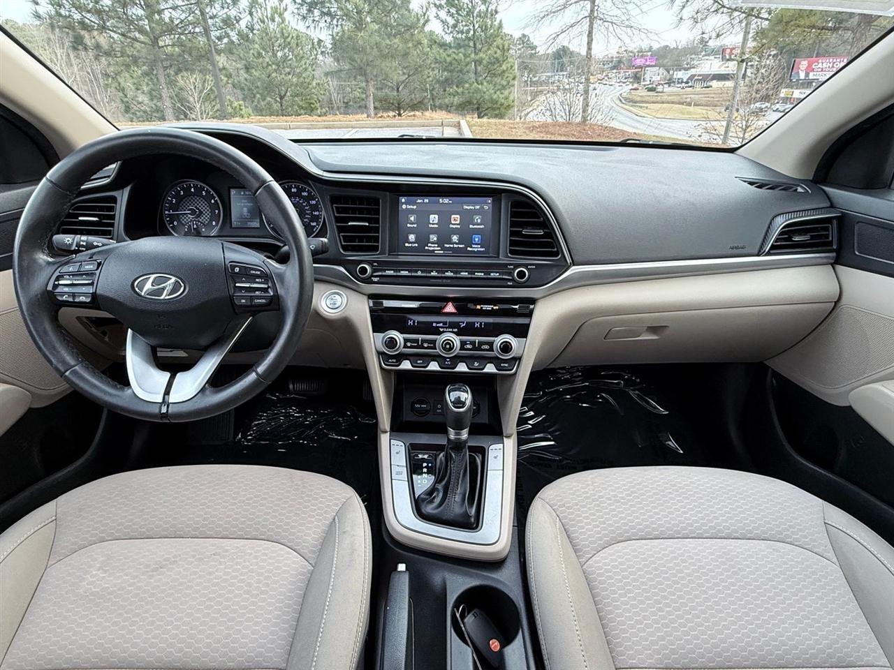 Hyundai Elantra  2020