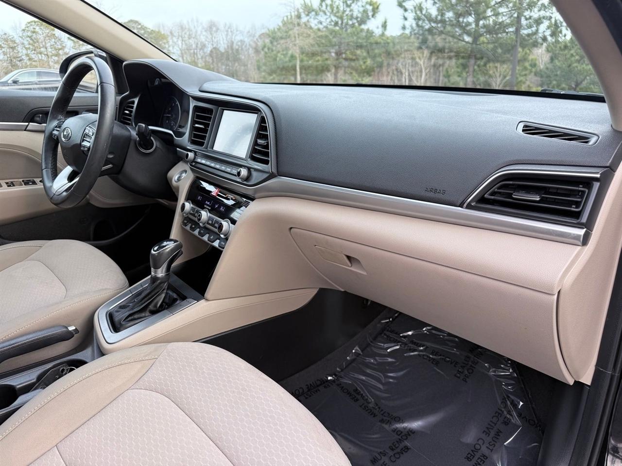 Hyundai Elantra  2020