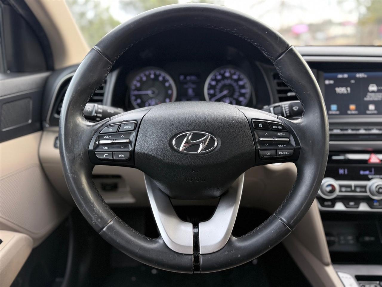 Hyundai Elantra  2020