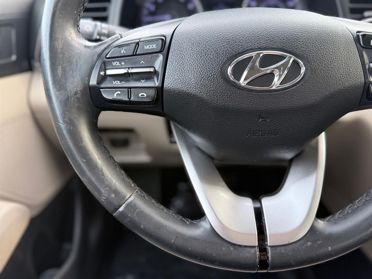 Hyundai Elantra  2020