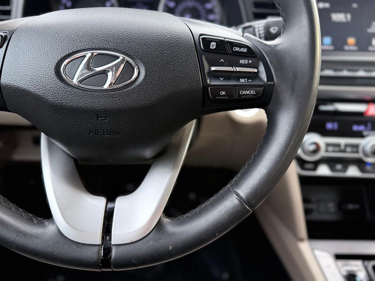 Hyundai Elantra  2020