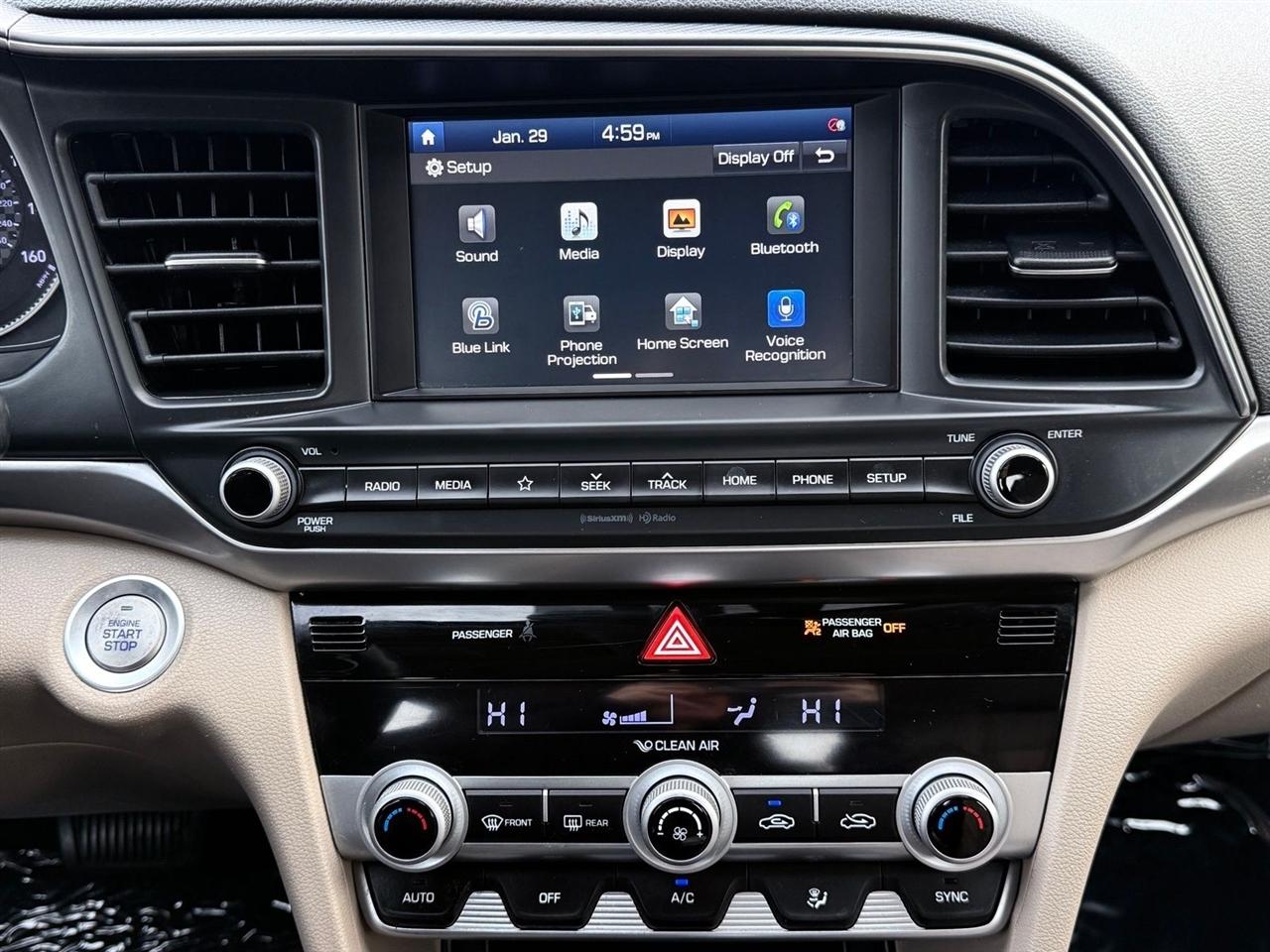 Hyundai Elantra  2020