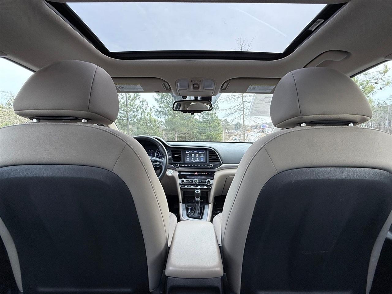 Hyundai Elantra  2020