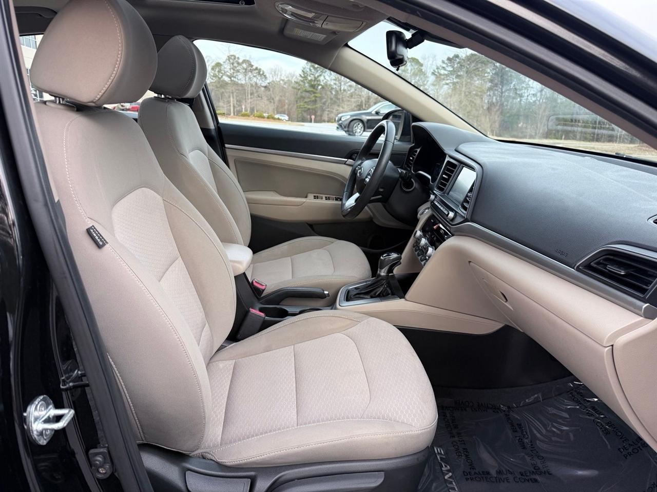 Hyundai Elantra  2020