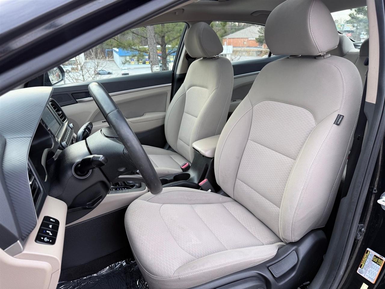 Hyundai Elantra  2020