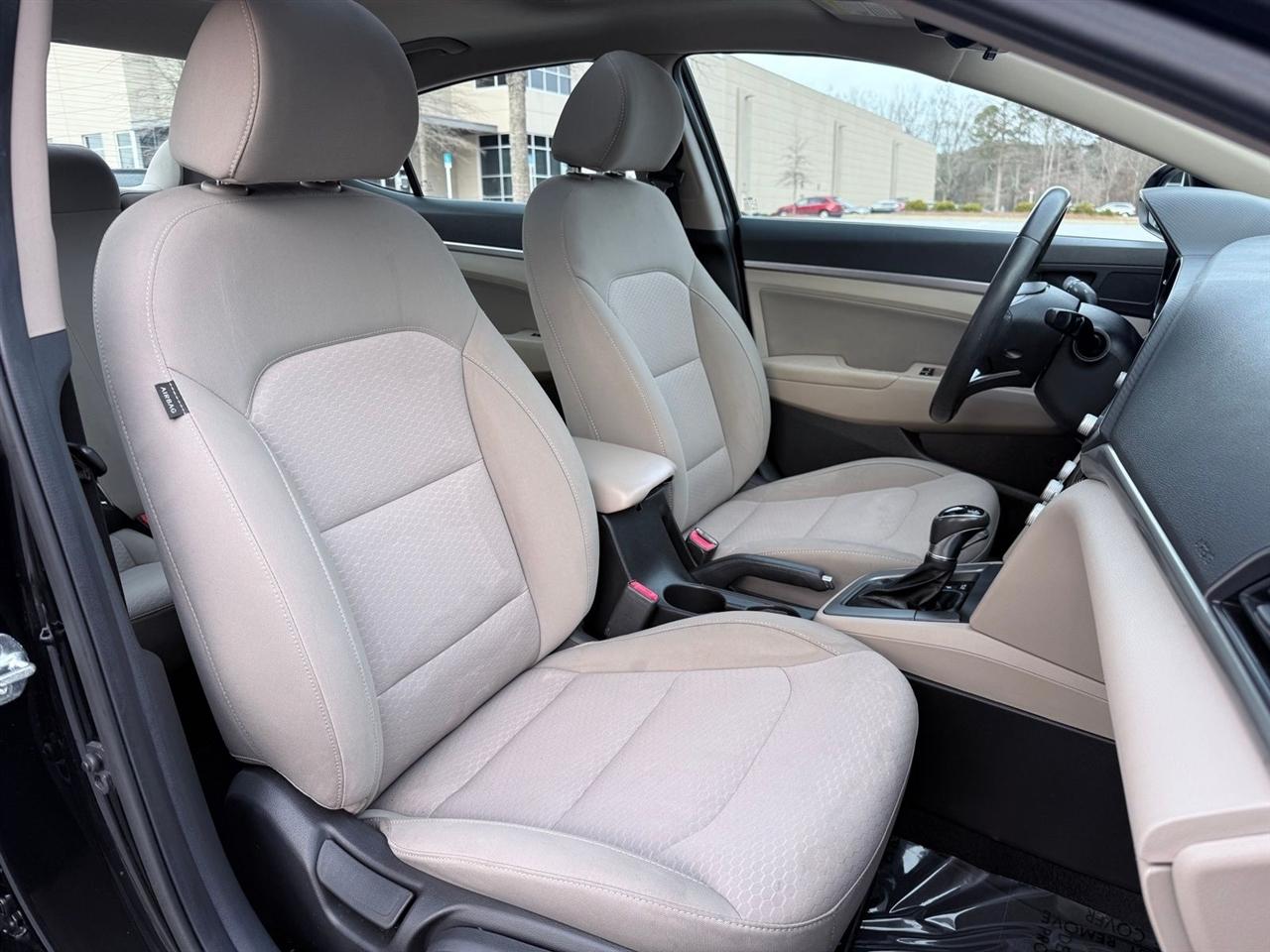 Hyundai Elantra  2020