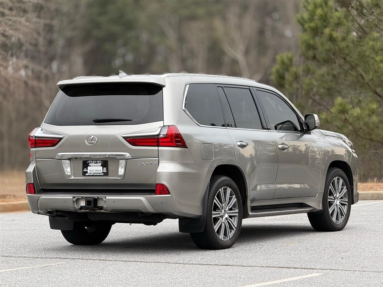 Lexus LX 570  2016