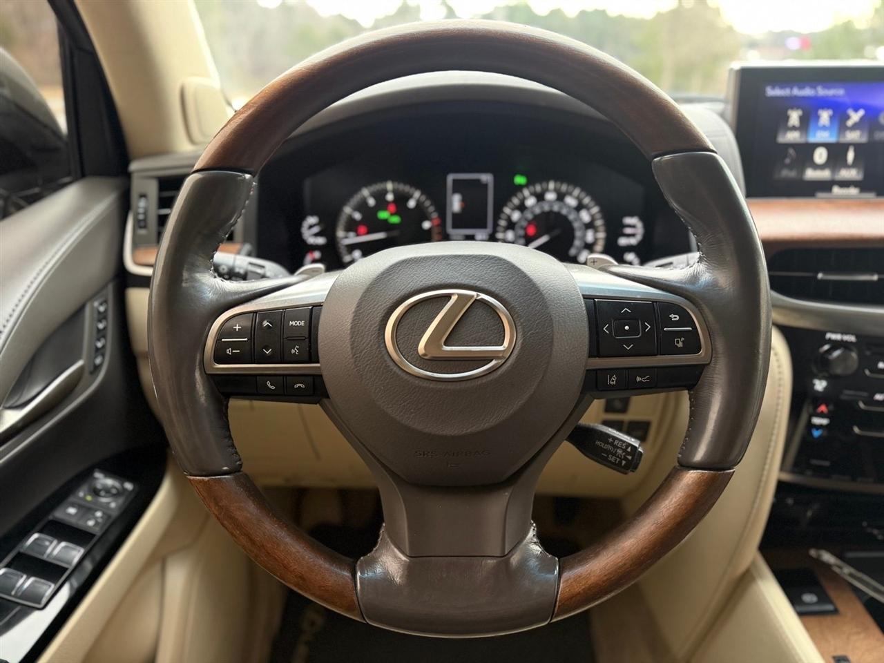 Lexus LX 570  2016