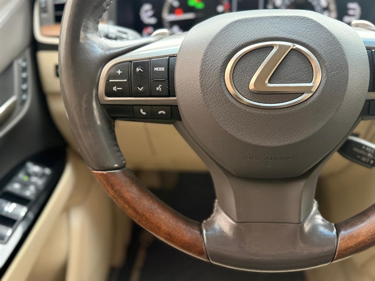 Lexus LX 570  2016