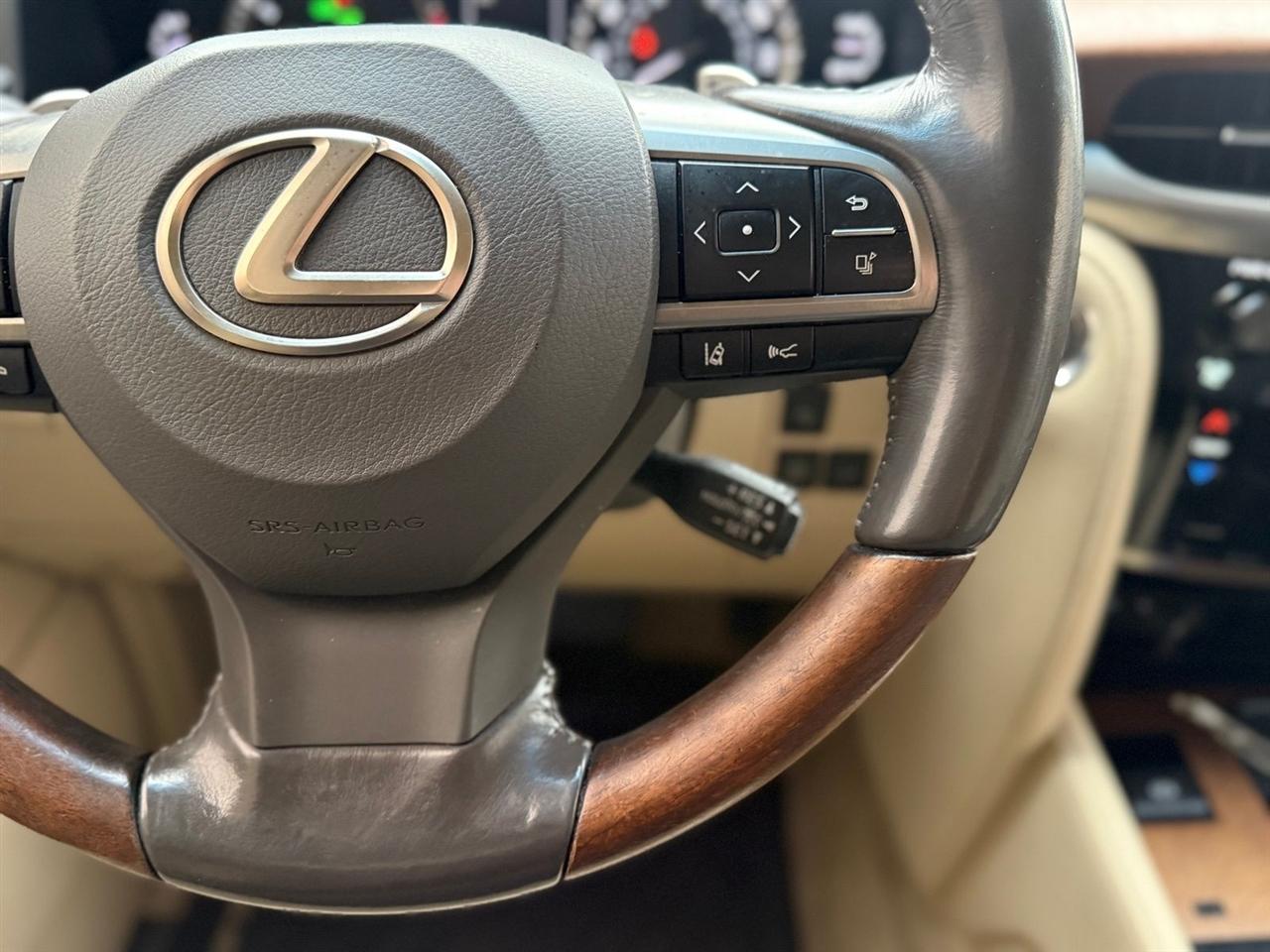 Lexus LX 570  2016
