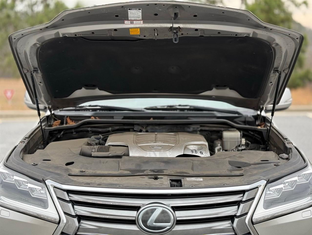 Lexus LX 570  2016