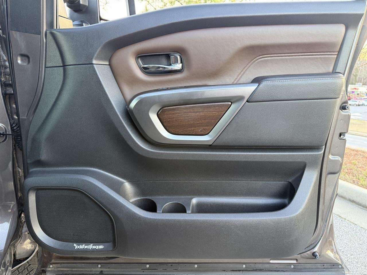 Nissan Titan XD  2016